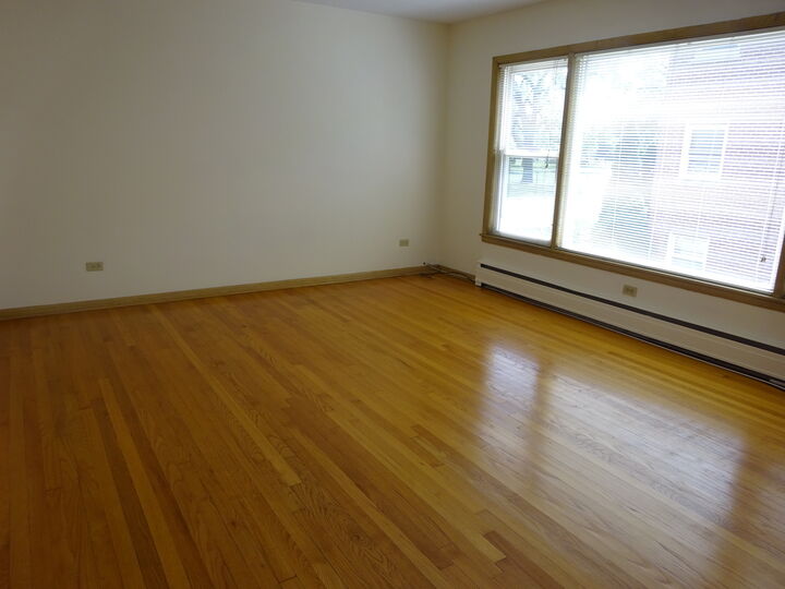 Property Photo: 6636 N Harlem Avenue 1E IL 60631