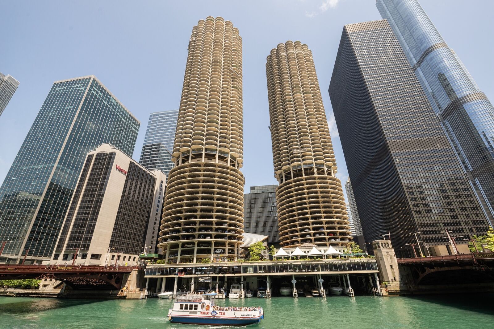 Property Photo: 300 N State Street 4526 IL 60654