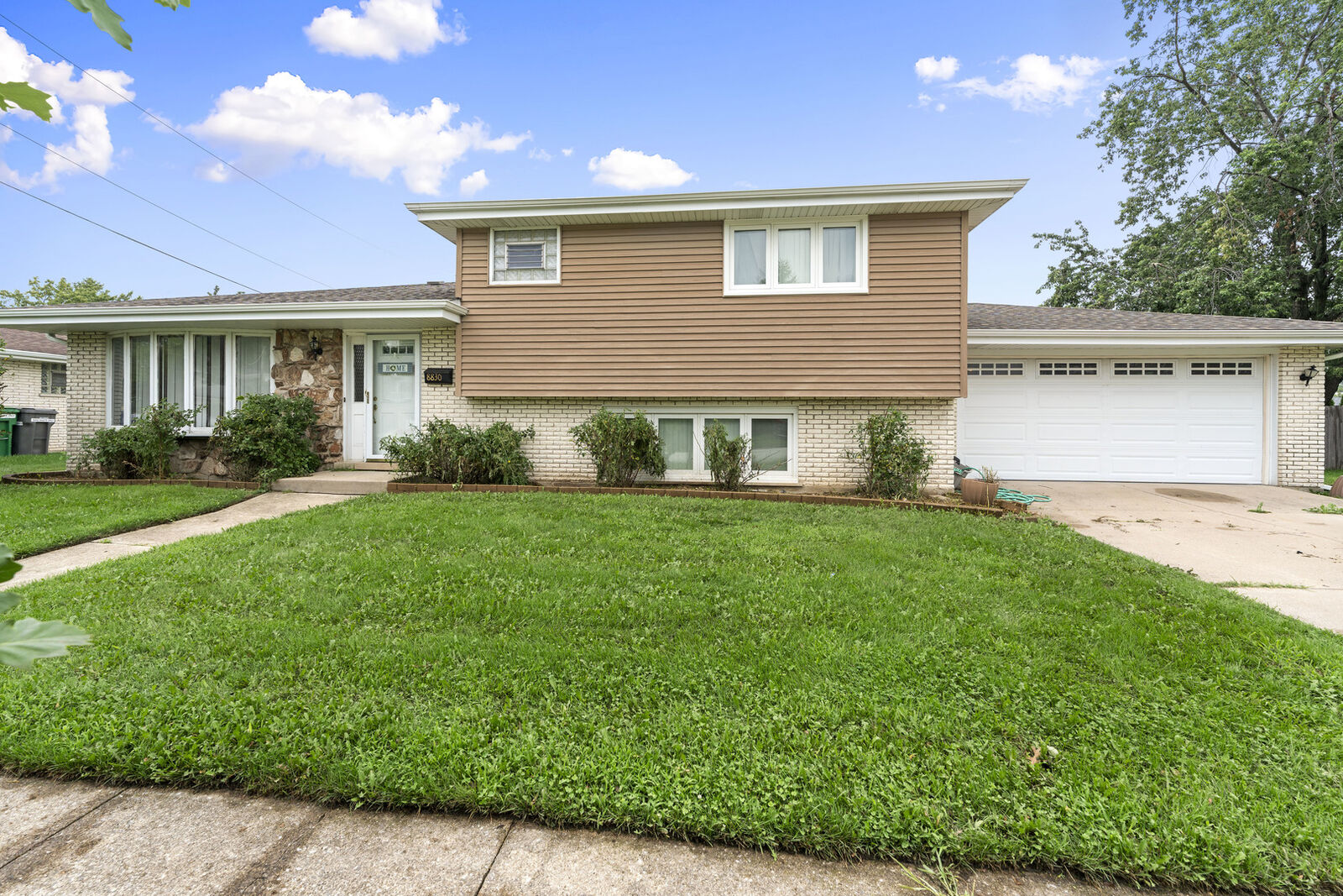 Property Photo:  8830 W Lotus Drive  IL 60457 