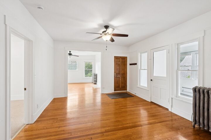 Property Photo:  807 Greenleaf Street 2  IL 60202 