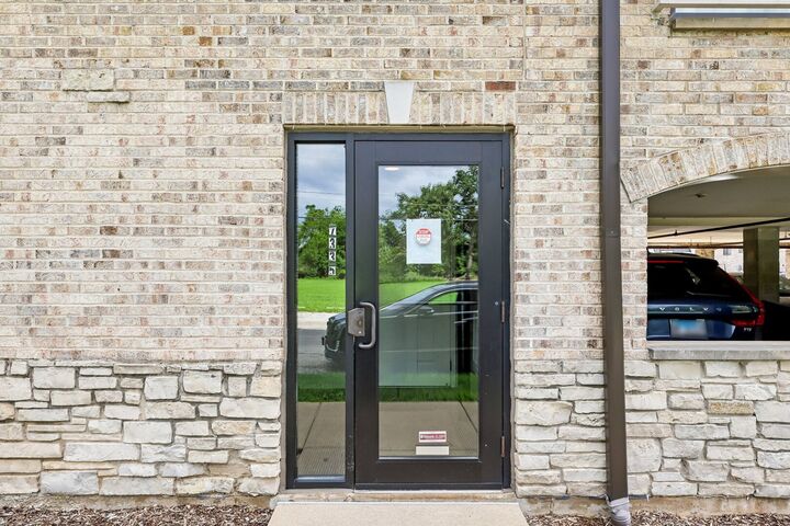 Property Photo:  7335 Oakwood Avenue 2F  IL 60534 