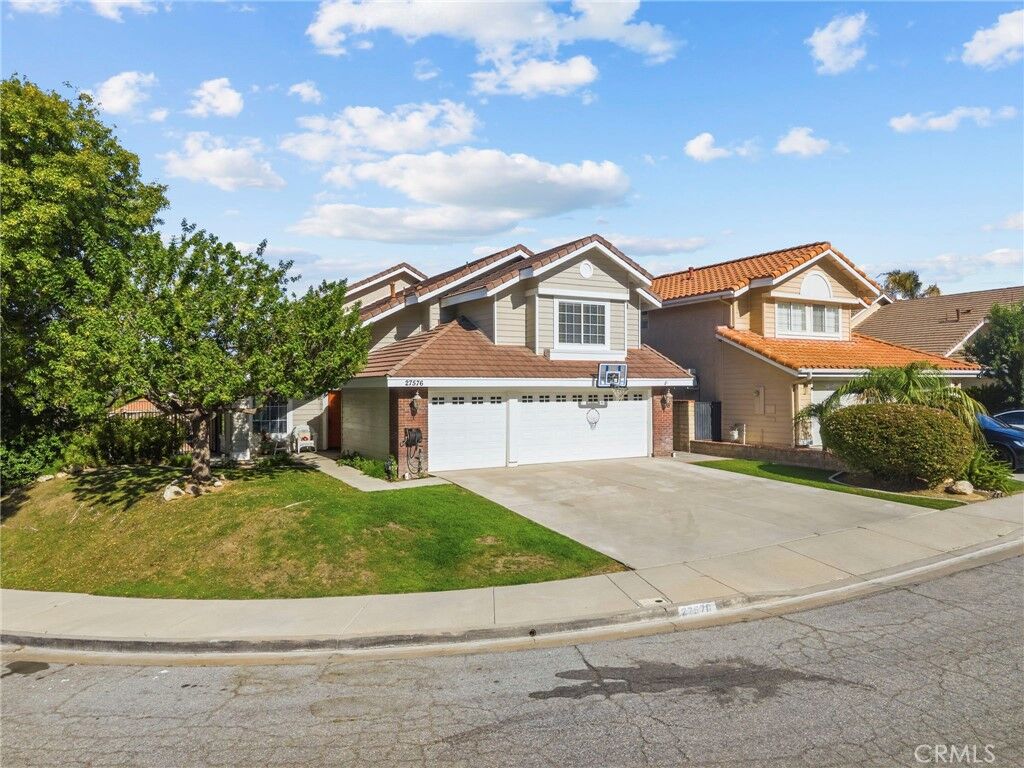 Property Photo:  27576 Artine  CA 91350 