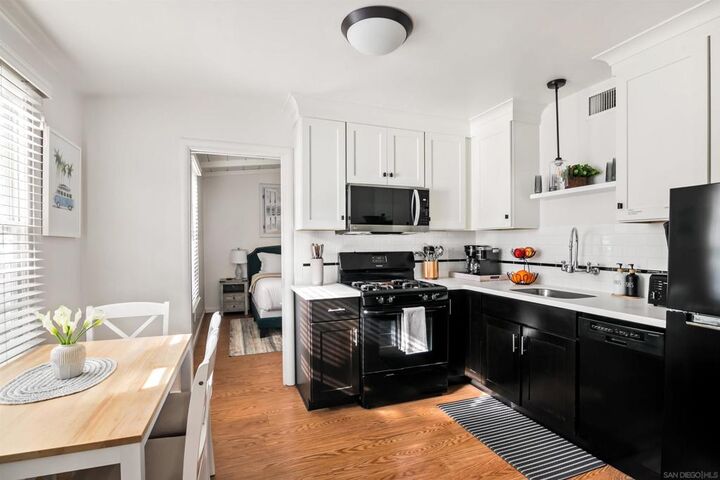 Property Photo: 319 Nautilus Street CA 92037