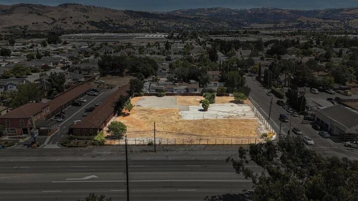 Property Photo:  25 Peebles Avenue  CA 95037 
