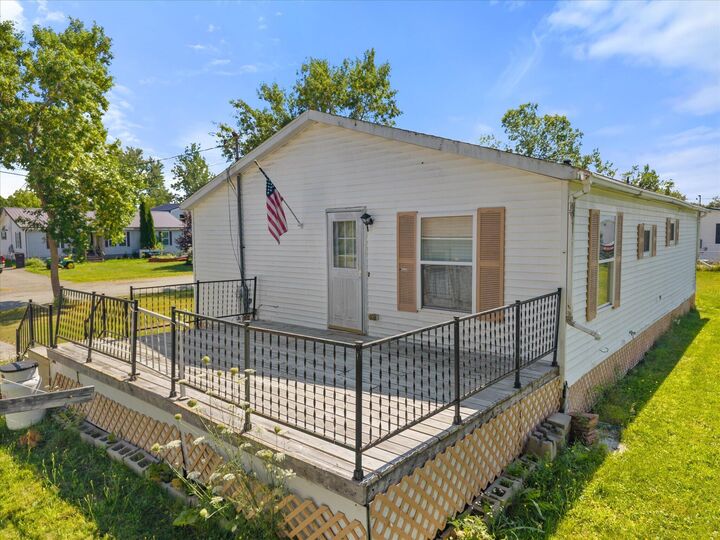 Property Photo:  85 Shepherd Drive  ME 04401 