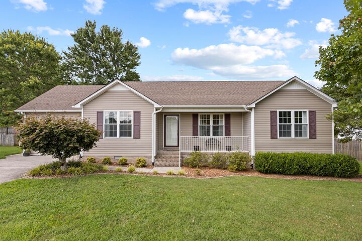 Property Photo: 102 Chesapeake Dr TN 37388
