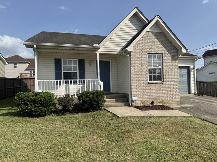 Property Photo:  1204 Lakewalk Dr  TN 37013 