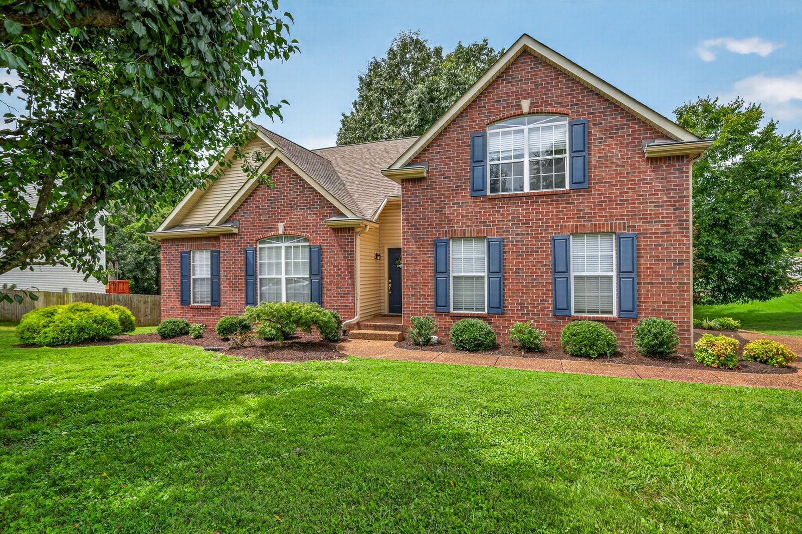 Property Photo:  104 E Ridgeview Trce  TN 37075 