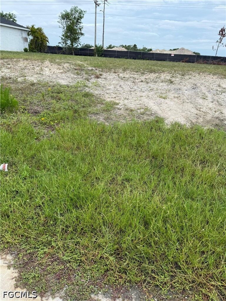 Property Photo: 1828 SW 32nd Street FL 33914