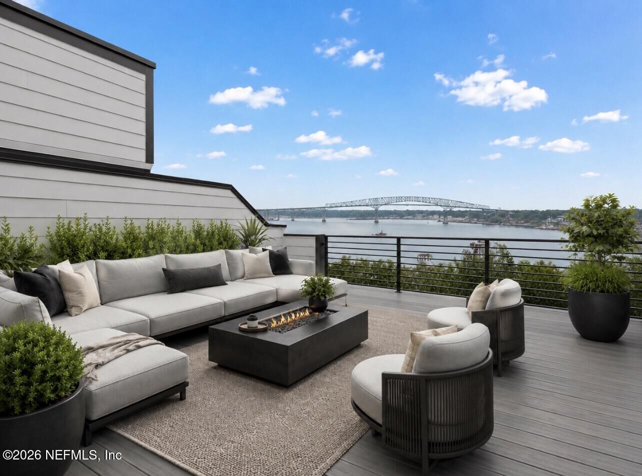 Property Photo:  2056 Prudential Drive  FL 32207 