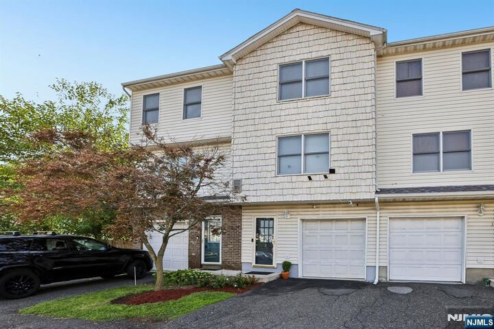 Property Photo:  274 Garibaldi Avenue 2  NJ 07644 
