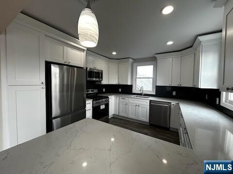 Property Photo:  195 Closter Dock Road 2nd Fl  NJ 07624 