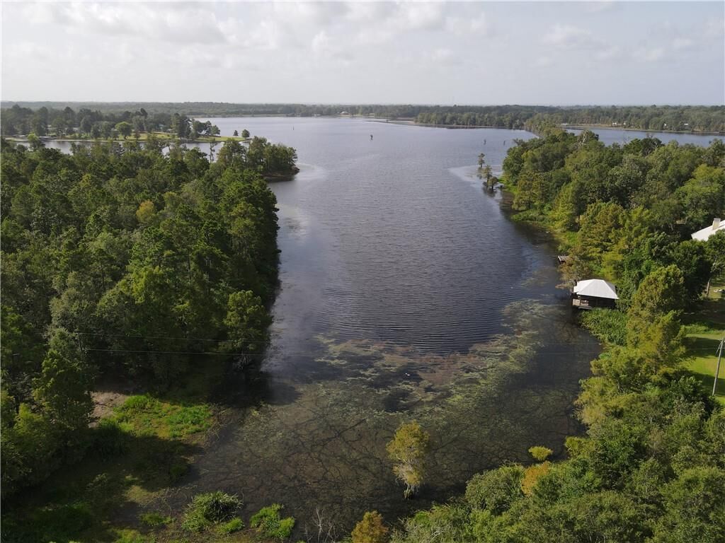 Property Photo: 107 Old Levee Road LA 71454
