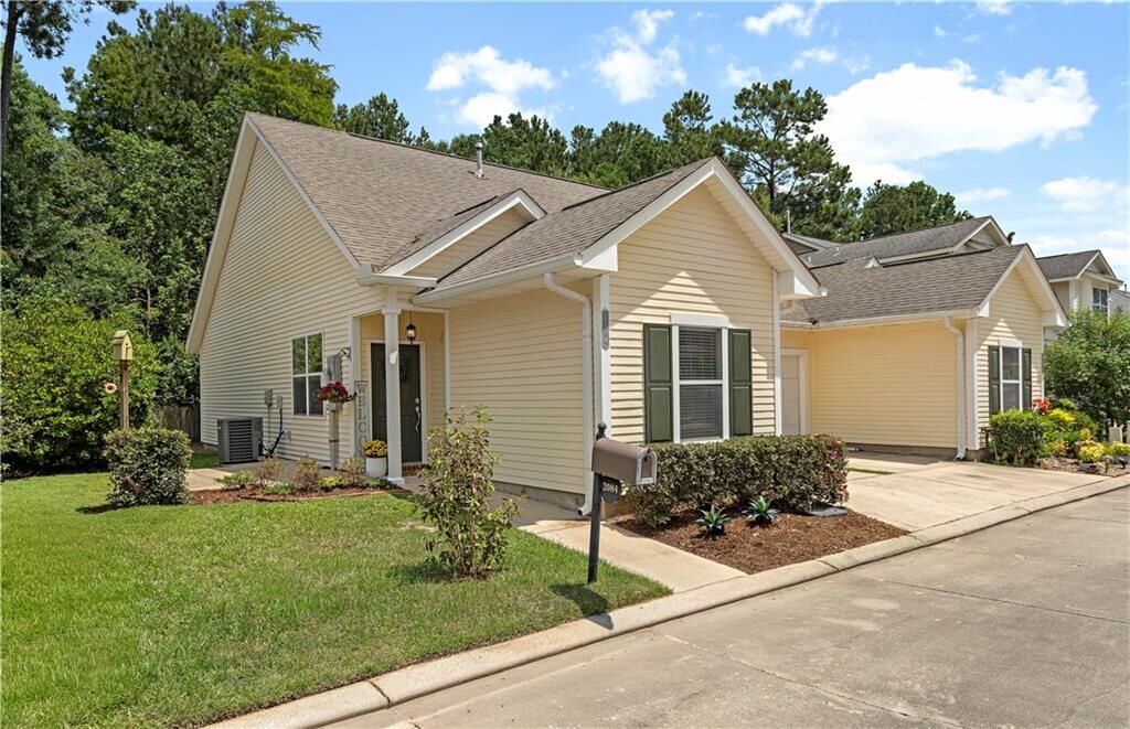 Property Photo: 2084 Dundee Loop Loop LA 70420