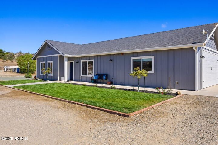 Property Photo: 169 Cimarron Way CA 93420