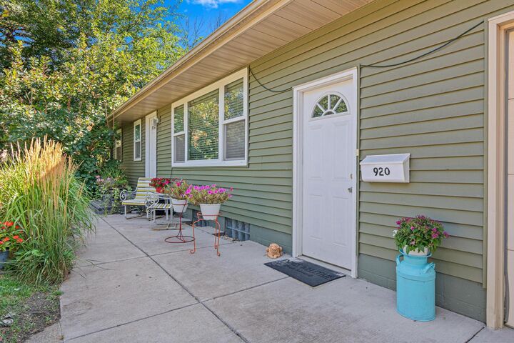 Property Photo: 920 Westwood Lane MN 55303