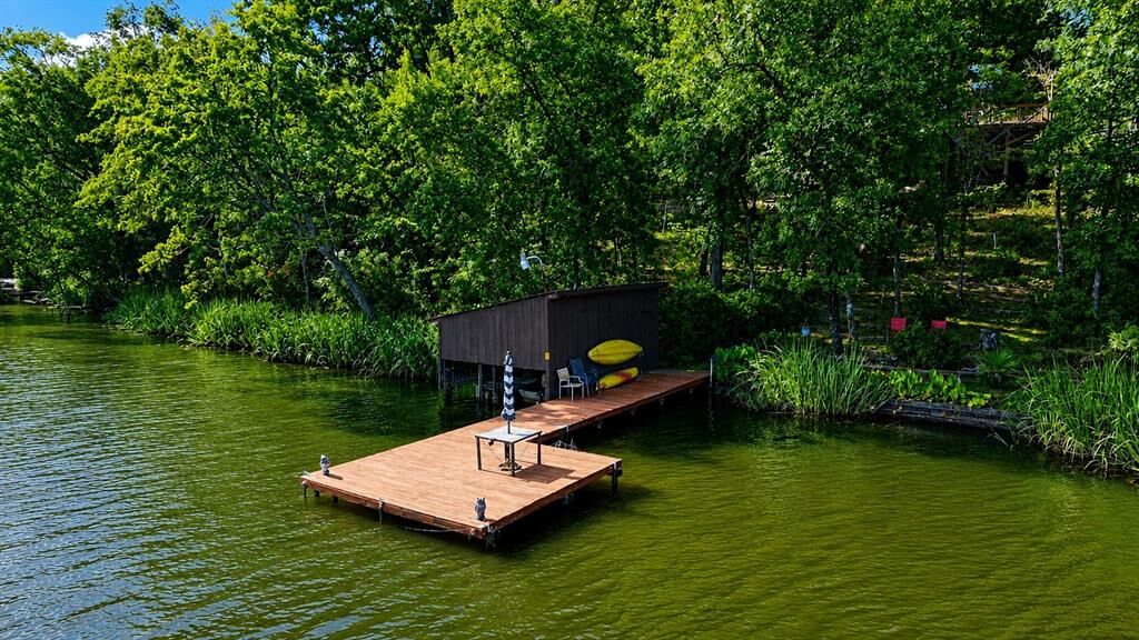 Property Photo: 451 County Road 3236 TX 75783