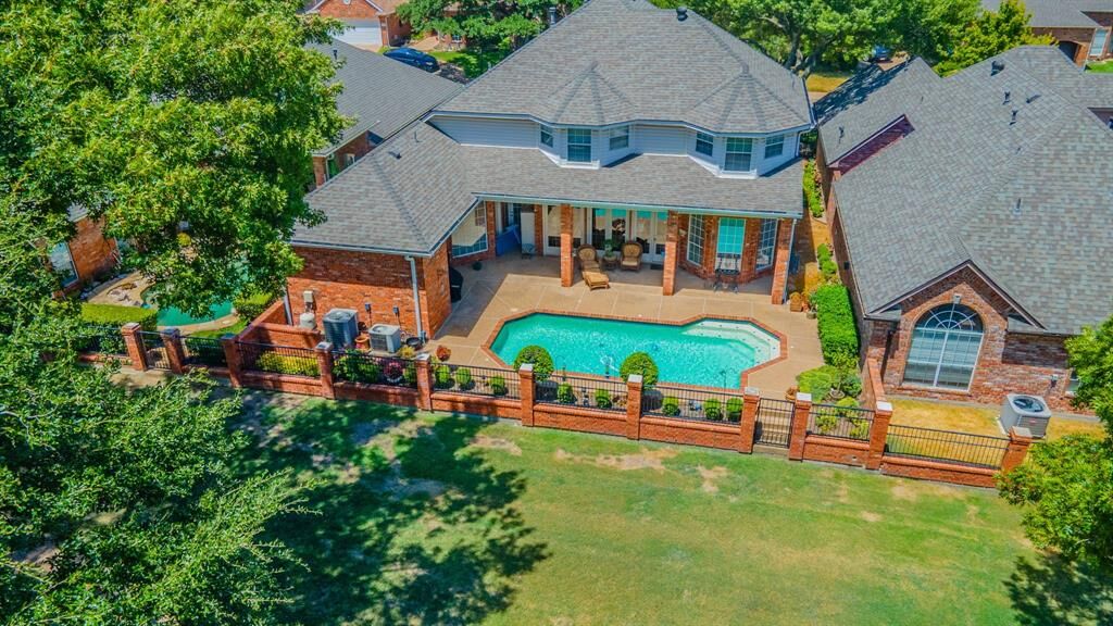 Property Photo: 757 Village Green Drive TX 75115