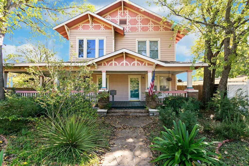Property Photo:  5126 Bryan Street  TX 75206 