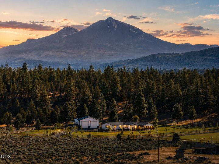 Property Photo:  69435 Hinkle Butte Drive  OR 97759 