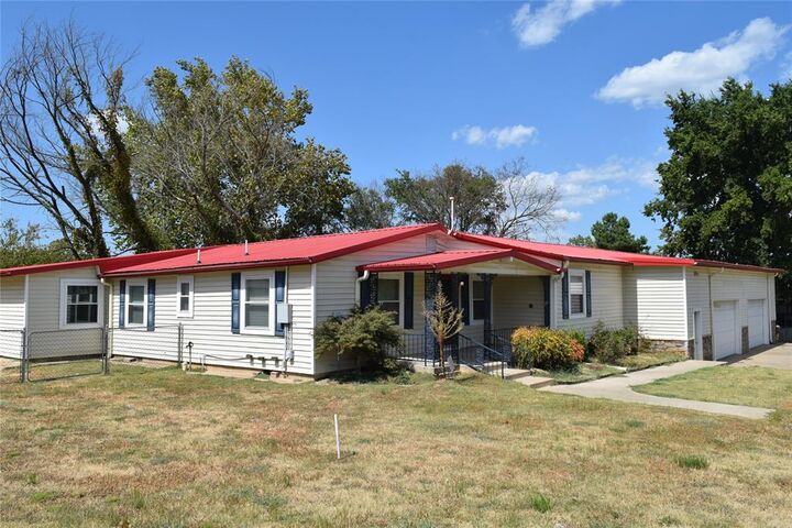 Property Photo: 428599 Texanna Road OK 74455
