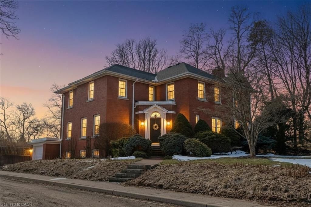 Property Photo: 286 Union Street ON N3Y 2B8