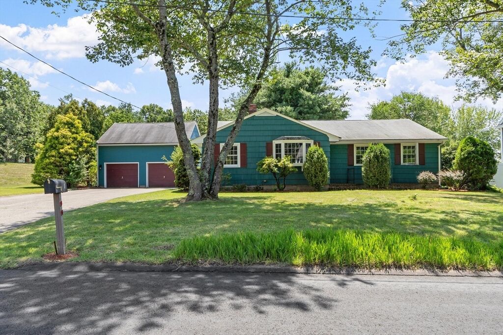 Property Photo:  5 Noel Road  MA 01810 
