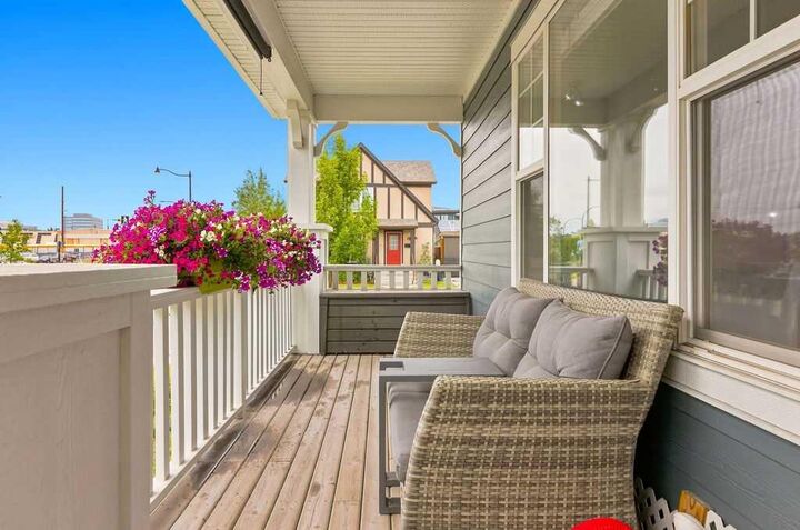 Property Photo: 5528 Forand Street SW AB T3E 7S6