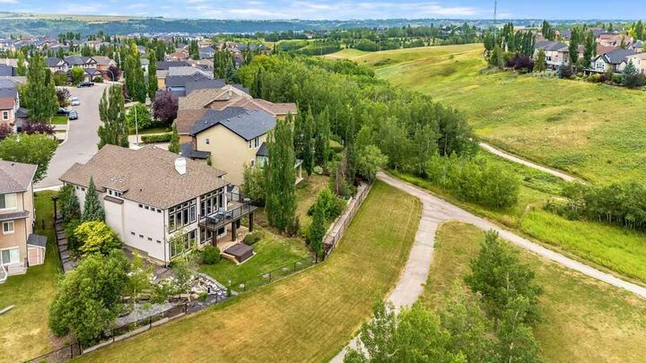 Property Photo: 22 Tuscany Estates Crescent NW AB T3L 0B2
