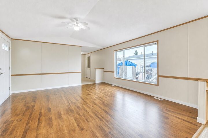 Property Photo: 863 Brentwood Crescent AB T1P 1E5