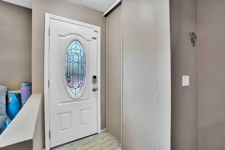 Property Photo:  95 Castlegreen Close NE  AB T3J 1Y6 