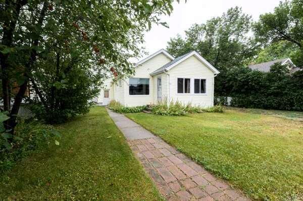 Property Photo: 5304 56 AB T1G 1L8