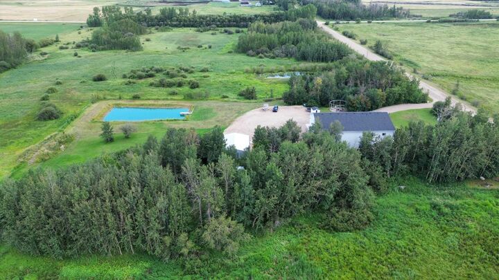 Property Photo:  35415 Range Road 275  AB T4G 0E5 