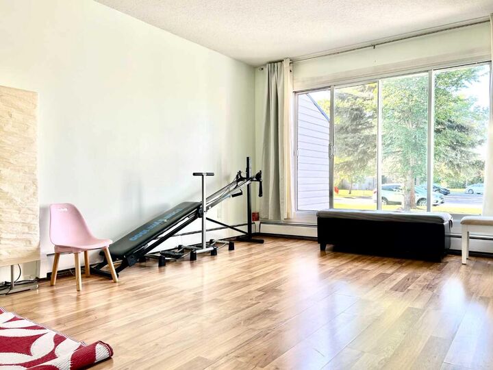 Property Photo: 7201 Poplar Drive 3110 AB T8V 6C5