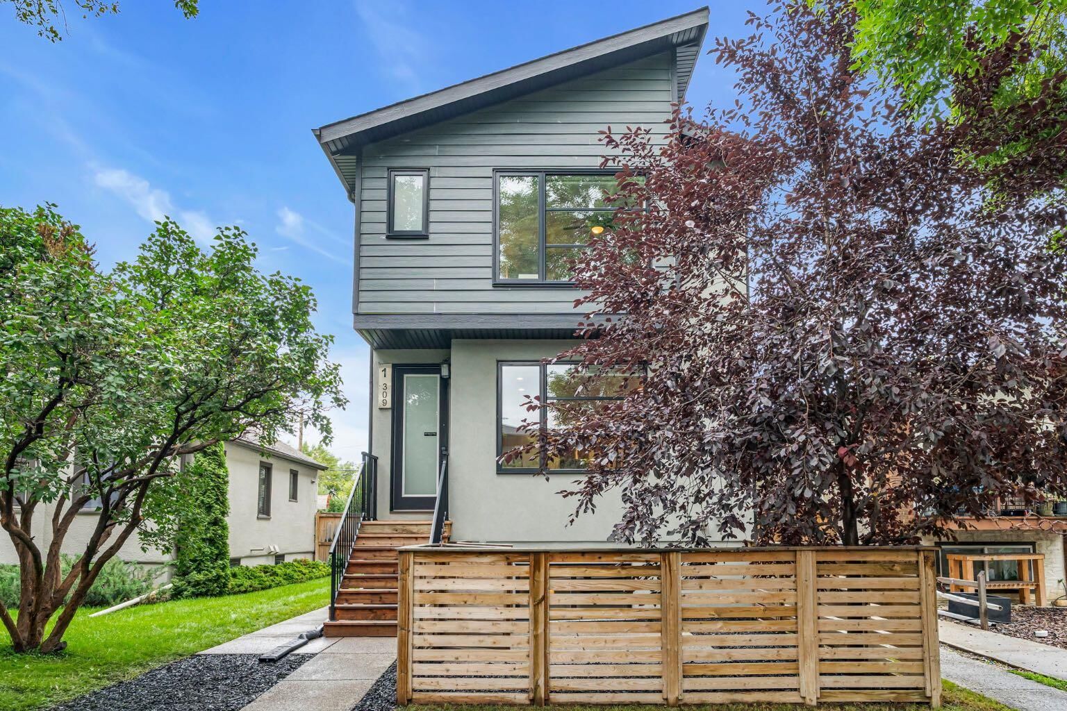 Property Photo: 309 12 Avenue NE 1 AB T2E 1A5