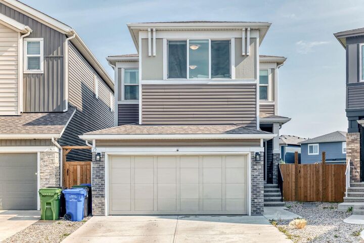 118 Belmont Crescent SW — photo 1