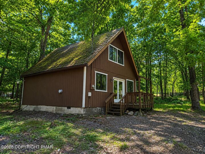 Property Photo:  2111 Spring Drive  PA 18324 