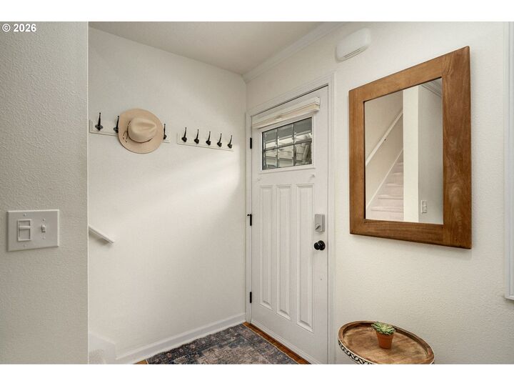 Property Photo: 2555 NW Savier St 18 OR 97210