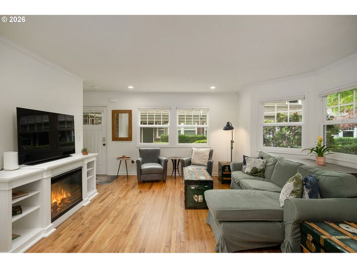 Property Photo:  2555 NW Savier St 18  OR 97210 