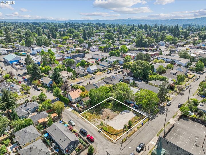 Property Photo: 5528 SE Rhone St OR 97206