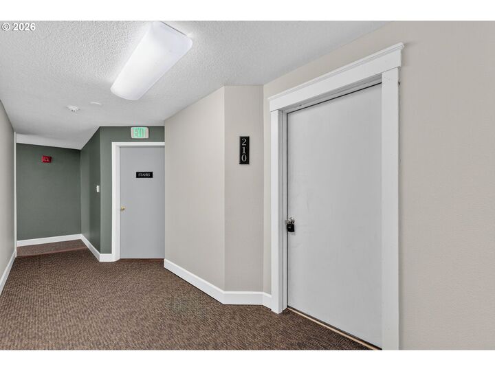 Property Photo:  8720 SW Tualatin Rd 210  OR 97062 
