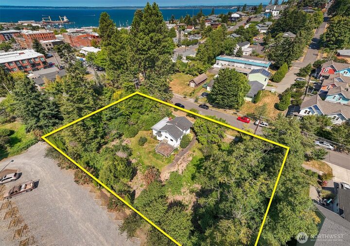 Property Photo:  1414  McKenzie Avenue  WA 98225 
