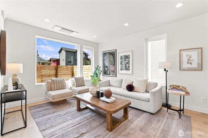Property Photo:  2646  41st Avenue SW D  WA 98116 
