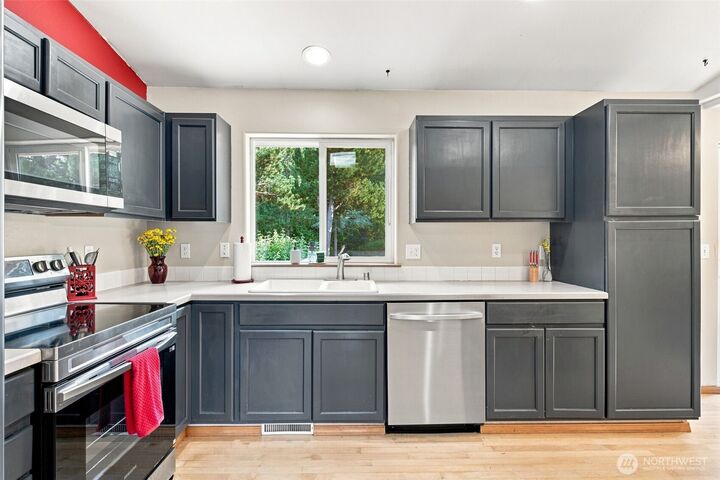 Property Photo:  1565  Nordic Place  WA 98370 
