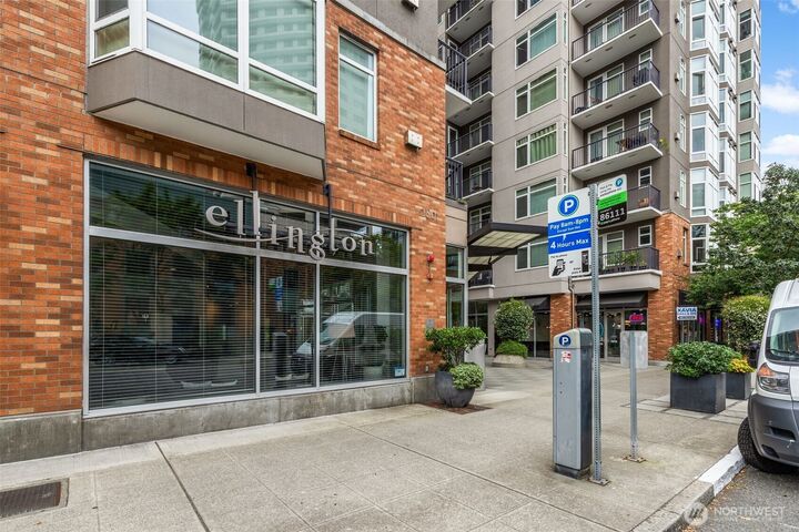 Property Photo:  2801  1st Avenue 807  WA 98121 