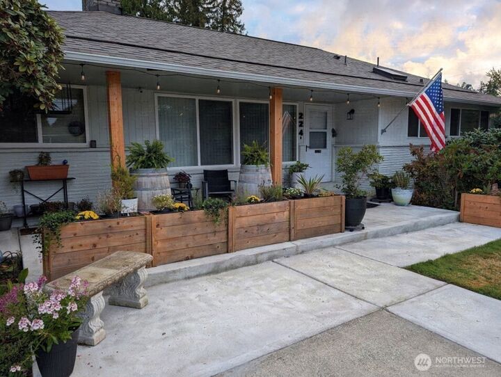 Property Photo:  224 S 166th Street  WA 98148 