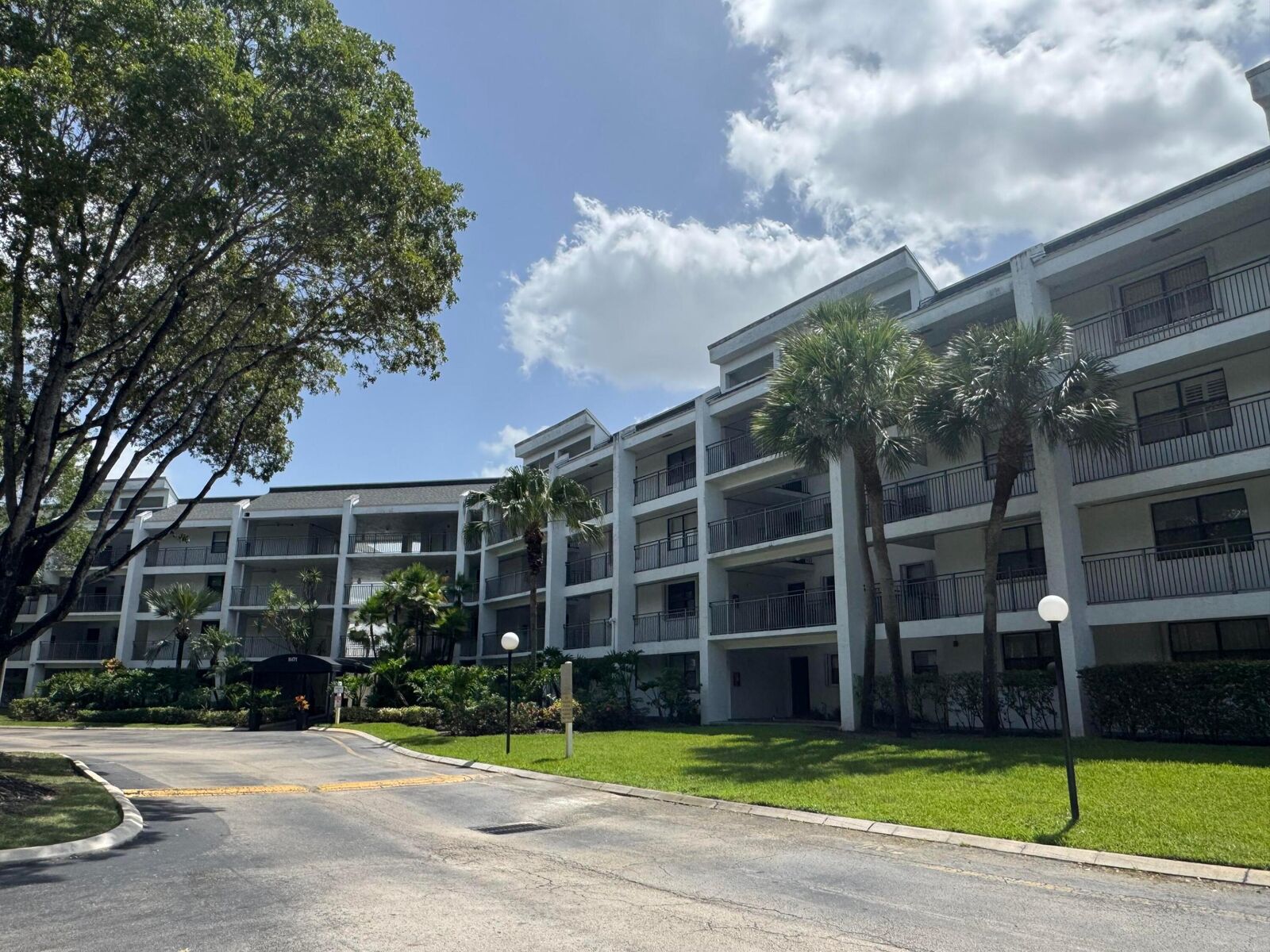 Property Photo:  16171 Blatt Boulevard 202  FL 33326 