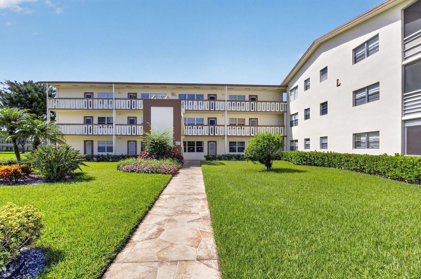 Property Photo:  463 Mansfield L  FL 33434 