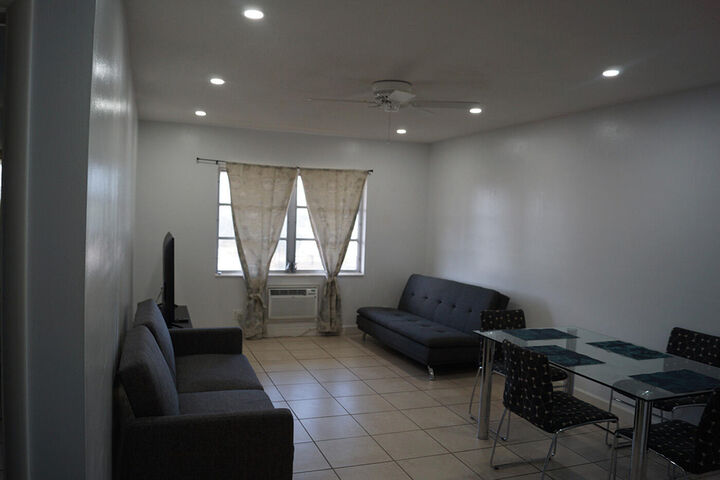 Property Photo: 1250 E Sample Road 303 FL 33064