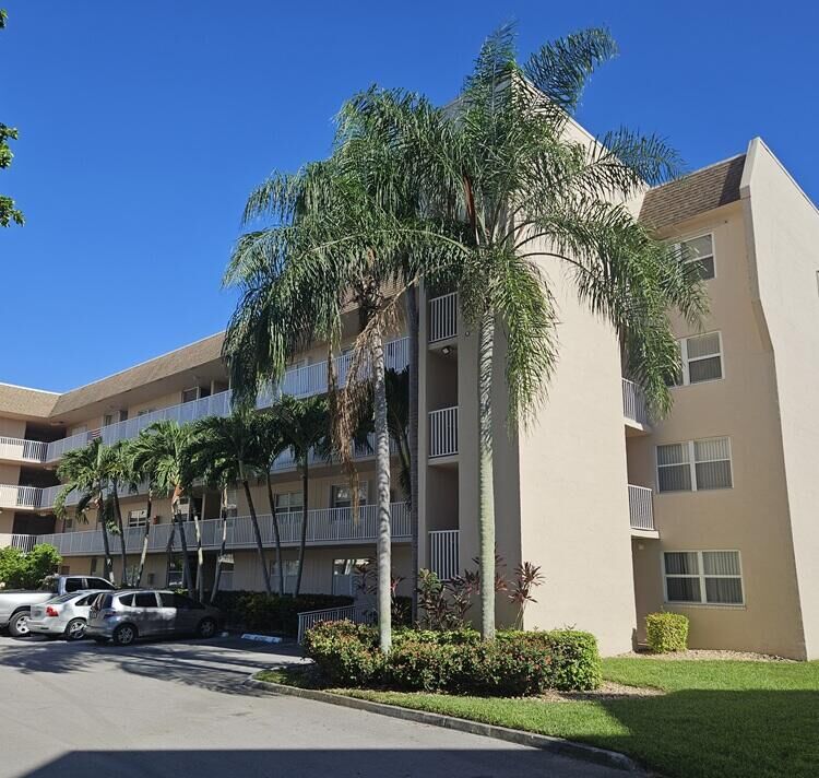Property Photo: 10414 NW 24th Place 404 FL 33322